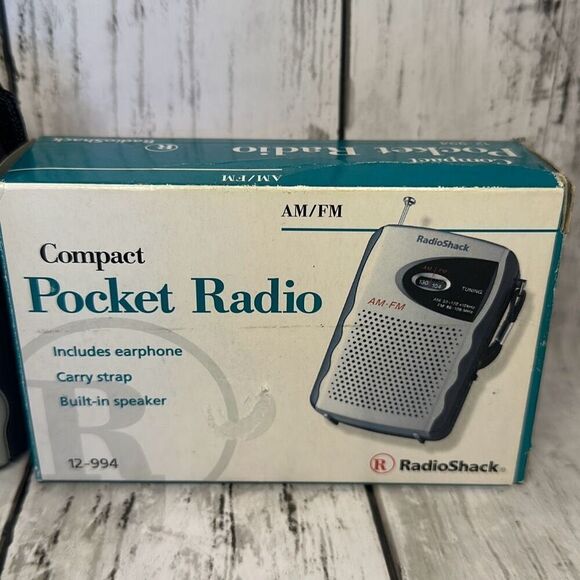 Radio Shack Portable Compact Pocket Radio, Model 12-994 - Picture 2 of 7